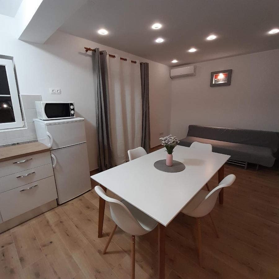 ביוגראד נה מורו Apartments Filipovic מראה חיצוני תמונה